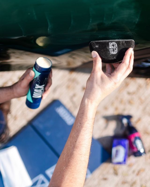 La Q² Wax redéfinit la cire automobile : une formule innovante à base de fluoropolymères qui offre une profondeur de brillance intense, un effet hydrophobe impressionnant et une durabilité exceptionnelle.

👉 Facile à appliquer et à essuyer, elle est idéale aussi bien pour les passionnés que pour les professionnels exigeants.
—————————
📦 Livraison gratuite dès CHF 99.- d’achats !
—————————
📍 : La Maillarde 11, 1680 Romont
🛒 : www.detailingavenue.ch
📨 : info@detailingavenue.ch
📞 : 079 527 96 91