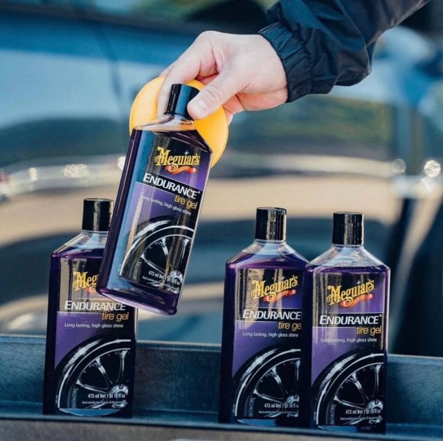 Découvrez le secret pour des pneus éclatants avec le Endurance Tire Gel de la marque Meguiar’s ! Donnez à vos pneus une brillance durable et une protection contre les UV.
—————————
📦 Livraison gratuite dès CHF 99.- d’achats !
—————————
📍 : La Maillarde 11, 1680 Romont
🛒 : www.detailingavenue.ch
📨 : info@detailingavenue.ch
📞 : 079 527 96 91
